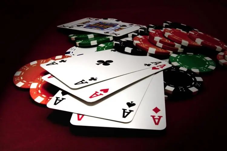Online Baccarat Poker ကတ်ဂိမ်းများ ကစားနေသည့် Myanmar ကစားသမားများ